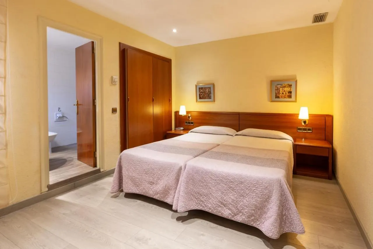 Checkin Trave Hotel Figueres