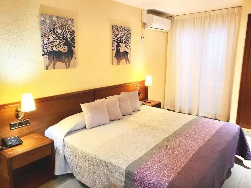Checkin Trave Hotel Figueres