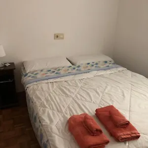 Apartment Doble En Figueres Con Bano Compartido, Figueres (Girona)